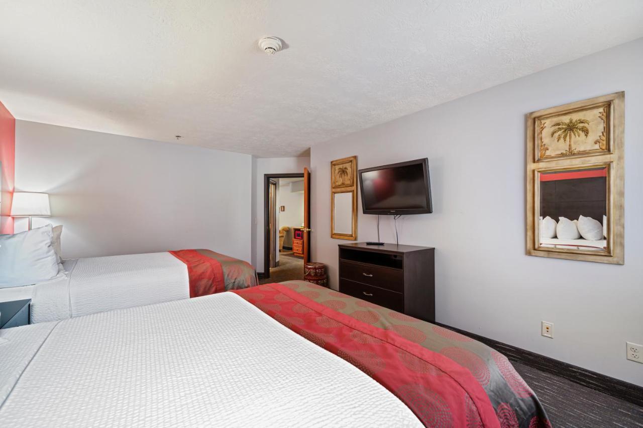 รามาดา บาย วินด์แฮม ซูฟอลล์ แอร์พอร์ต โฮเต็ล แอนด์ สวีท Hotel ซูฟอลส์ ภายนอก รูปภาพ